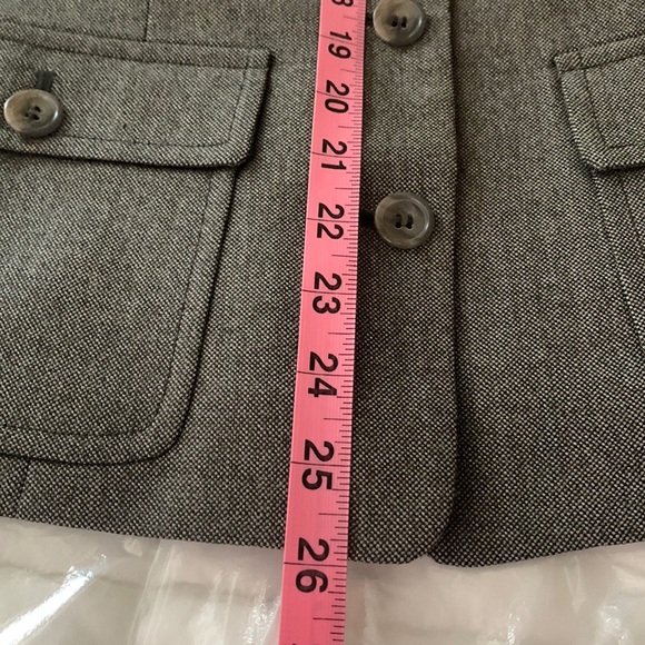 Gently used but in great condition J.Crew wool women’s jacket. - Picture 3 of 12